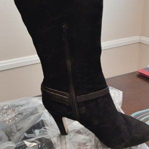Antonio Melani Black Suede Boot. Size 7.
